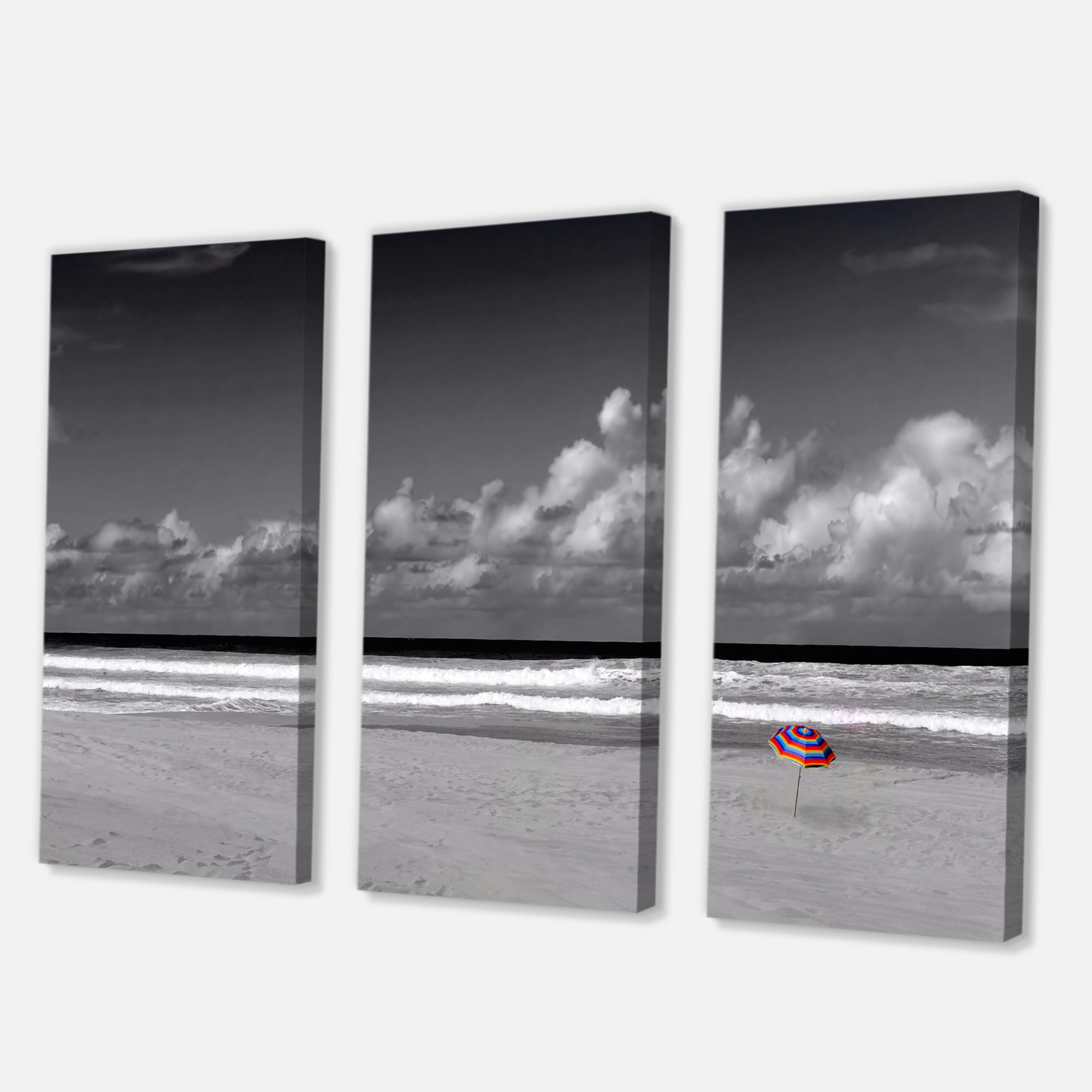 Designart ' Black and White Coastline Under Cloudy Sky ' Lake House Canvas Wall Art Print