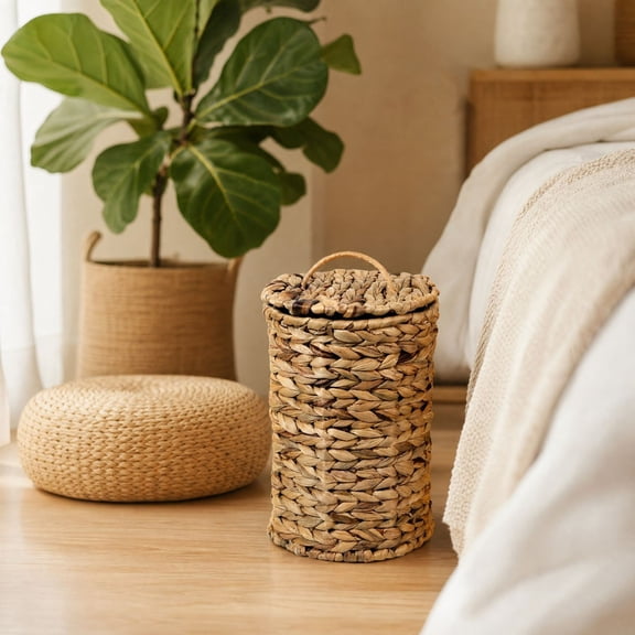 Wicker Trash Can With Lid, Natural Hand Woven Waste Basket, Decorative Storage Bin With Handle for Bathroom, Bedroom and Office Use