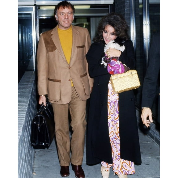 Elizabeth Taylor Arriving At Airport With Elizabeth Taylor 1970's 24X36 Classic Hollywood Poster