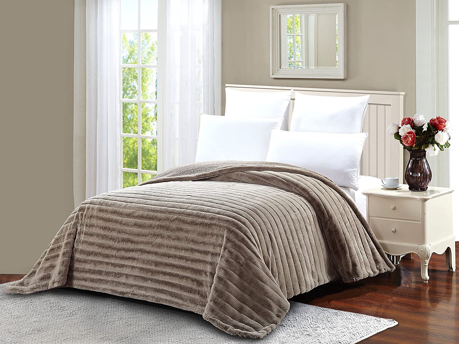 Home Soft Things Super Soft Decorative Throw Blanket Bed Cover