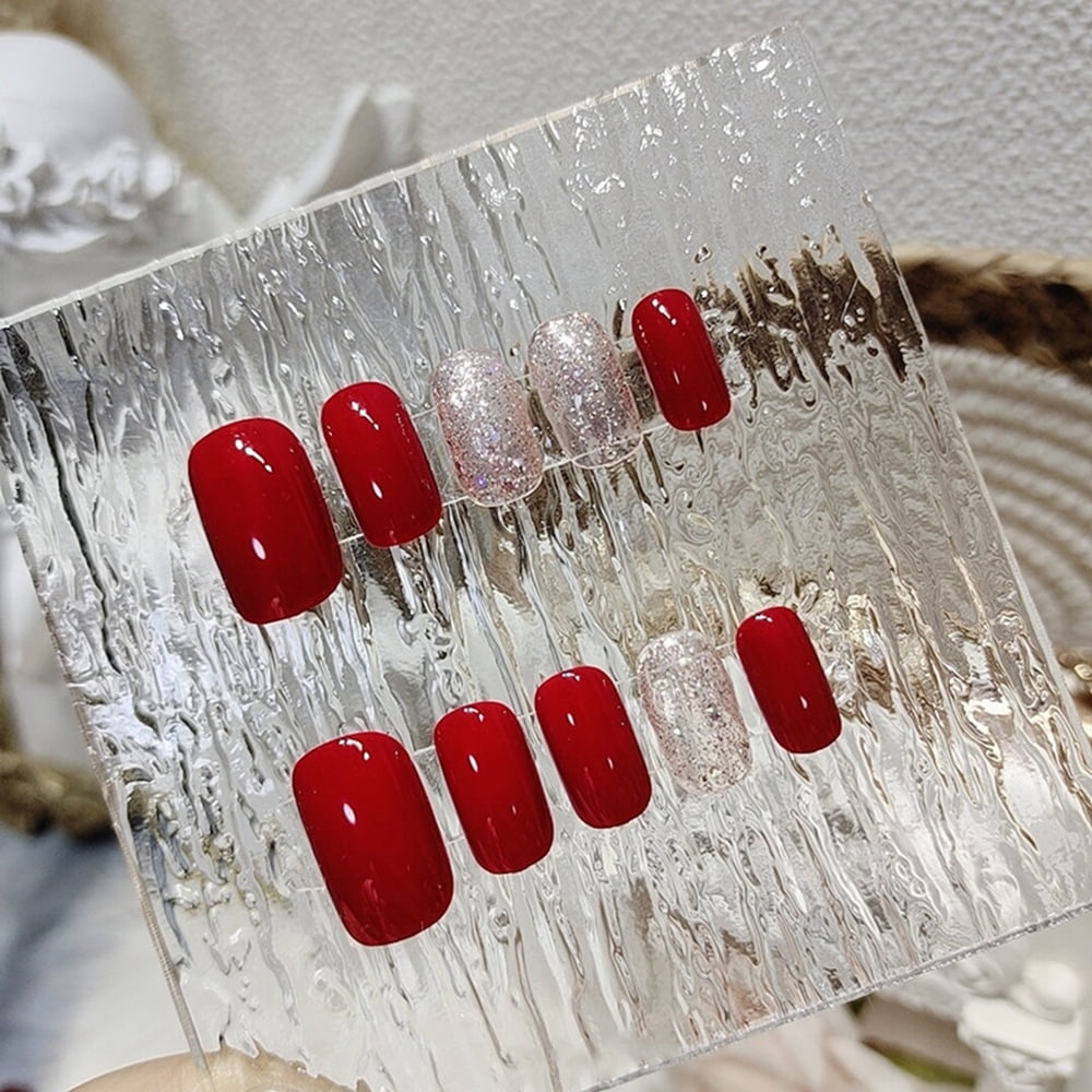 30 Glitter Nails To Bright Up The Season : Reflective Glitter Red Nails