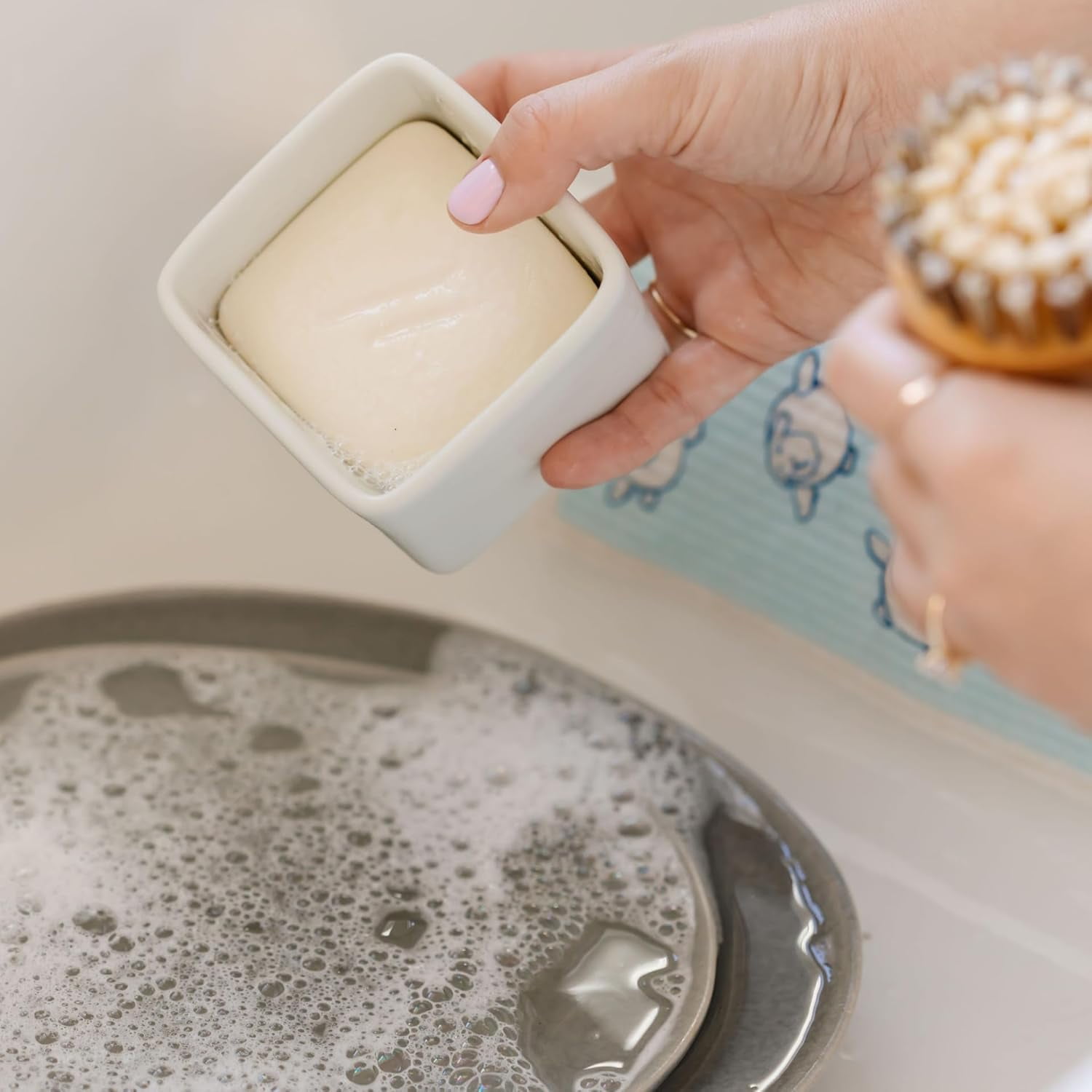 Nellie's Dish Butter - Zero-Waste Alternative to Liquid Dish Soap with Reusable Ceramic Container - Light Spruce Scent for Eco-Conscious Dishwashing (Green)