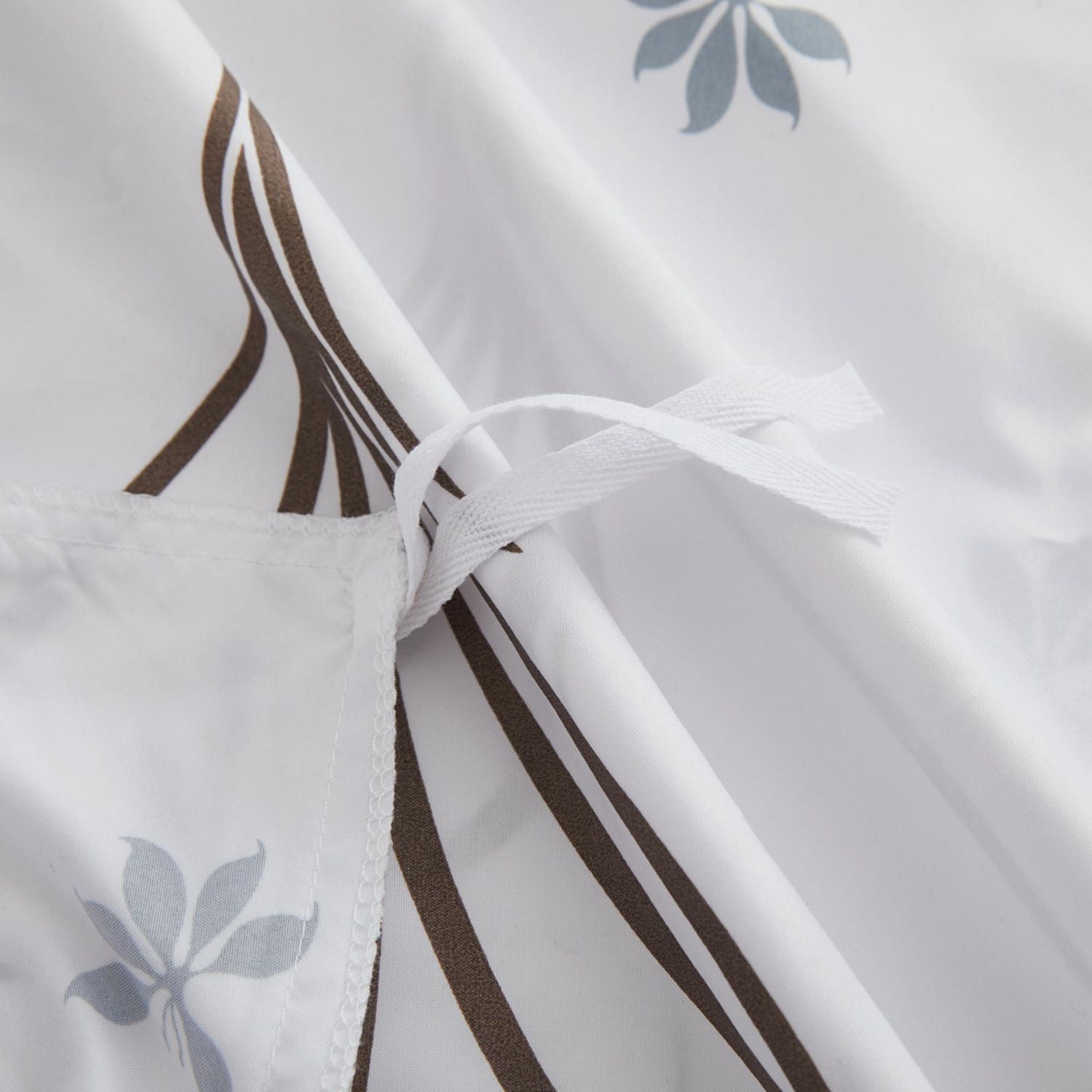 Marina Decoration Ultra Soft Silky Zipper Rich Printed Rayon from Bamboo All Season Duvet Cover Set with Pillowcases, Grey Hydrangea Floral Pattern