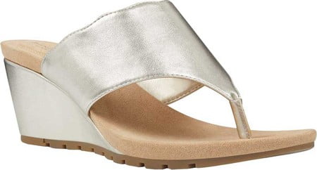 bandolino thong sandals