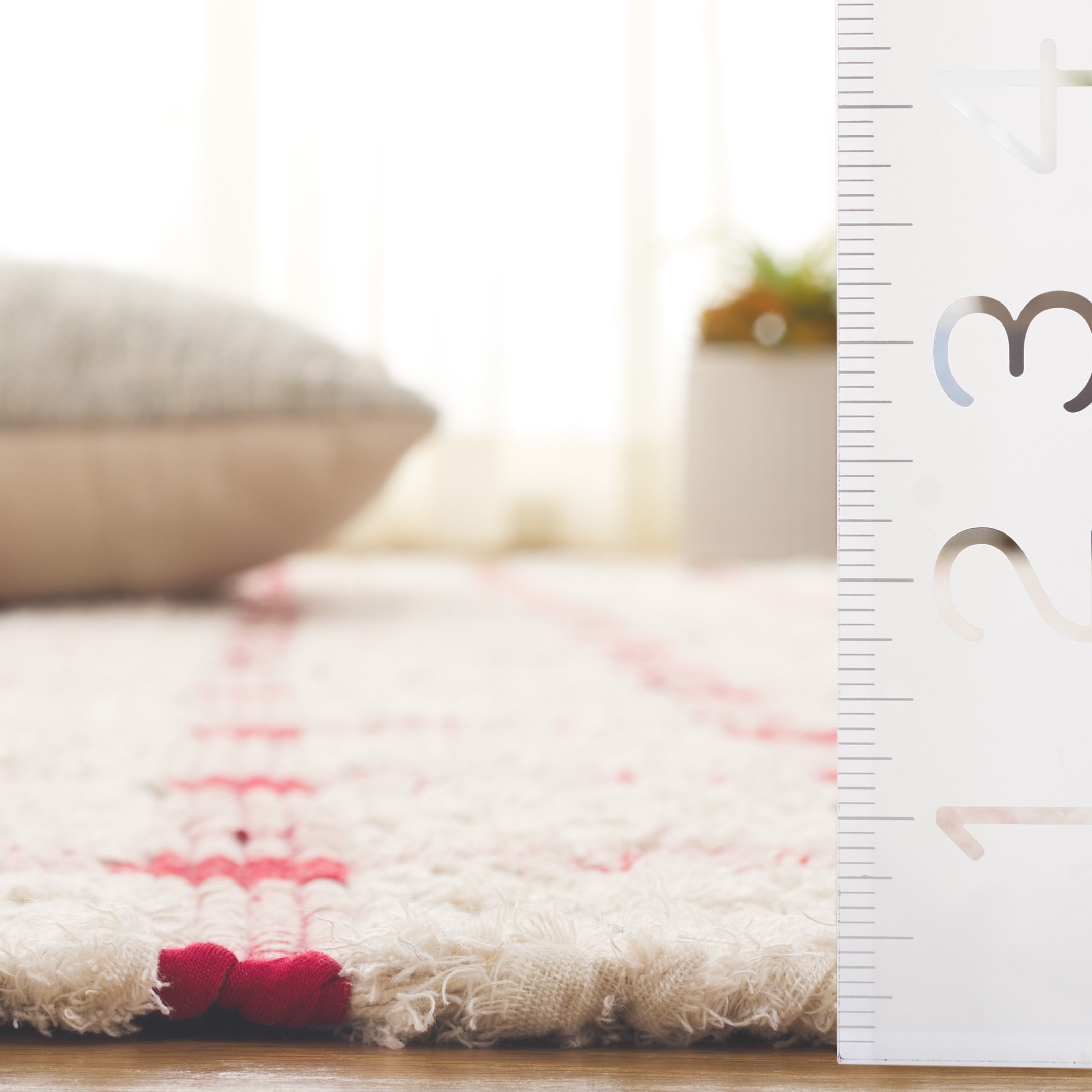 SAFAVIEH Montauk Bevin Checkered Runner Rug, Ivory/Red, 2'3" x 8'