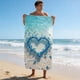 thumbnail image 4 of Toalla de playa con temática marina: estrellas de mar, conchas y tortuga marina. Toalla de microfibra absorbente de secado rápido para nadar, surfear y usar junto a la piscina., 4 of 6