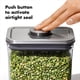 thumbnail image 4 of Recipiente OXO Steel POP Small Square de 0,4 L para hierbas secas, 4 of 7