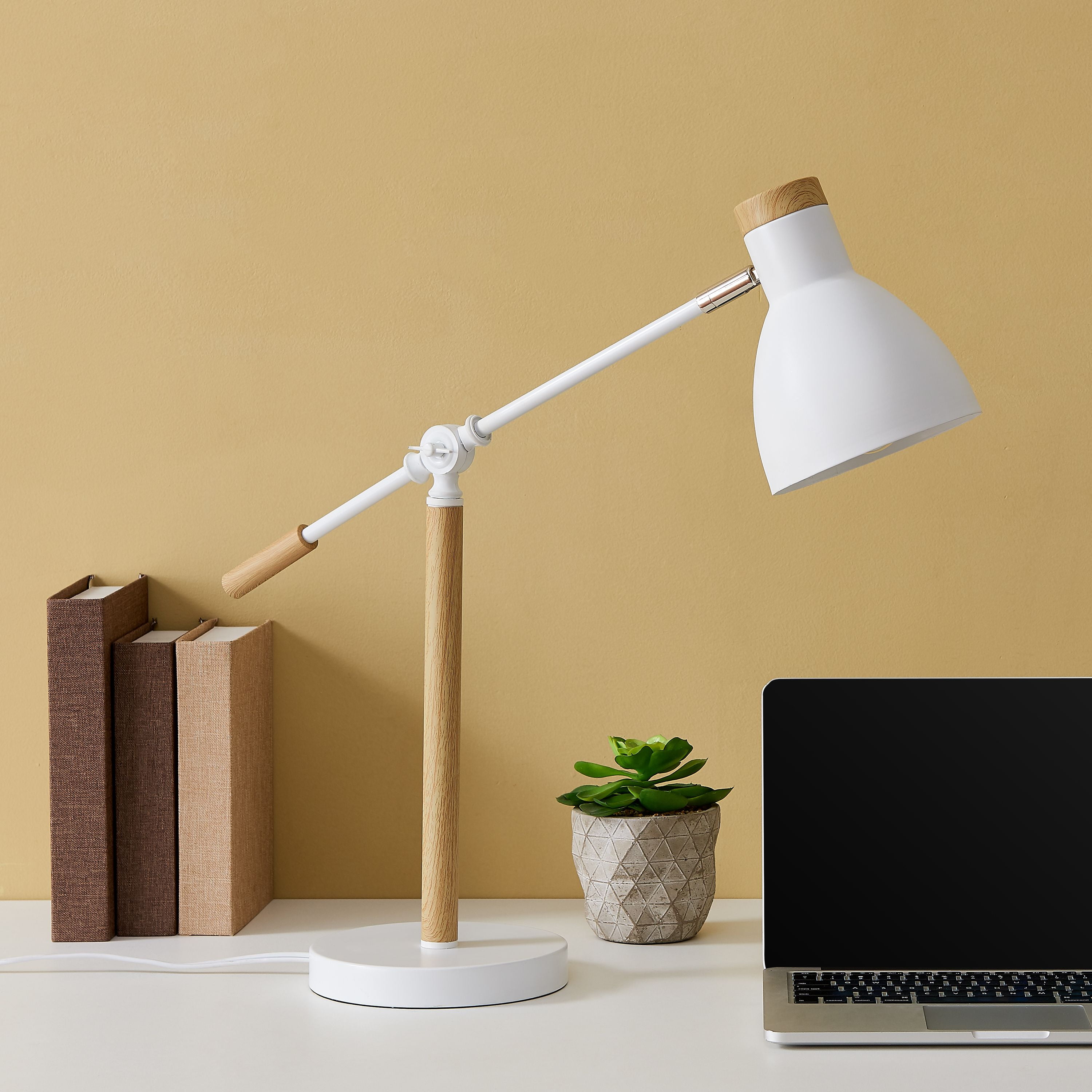 Pecard Adjule White Desk Lamp
