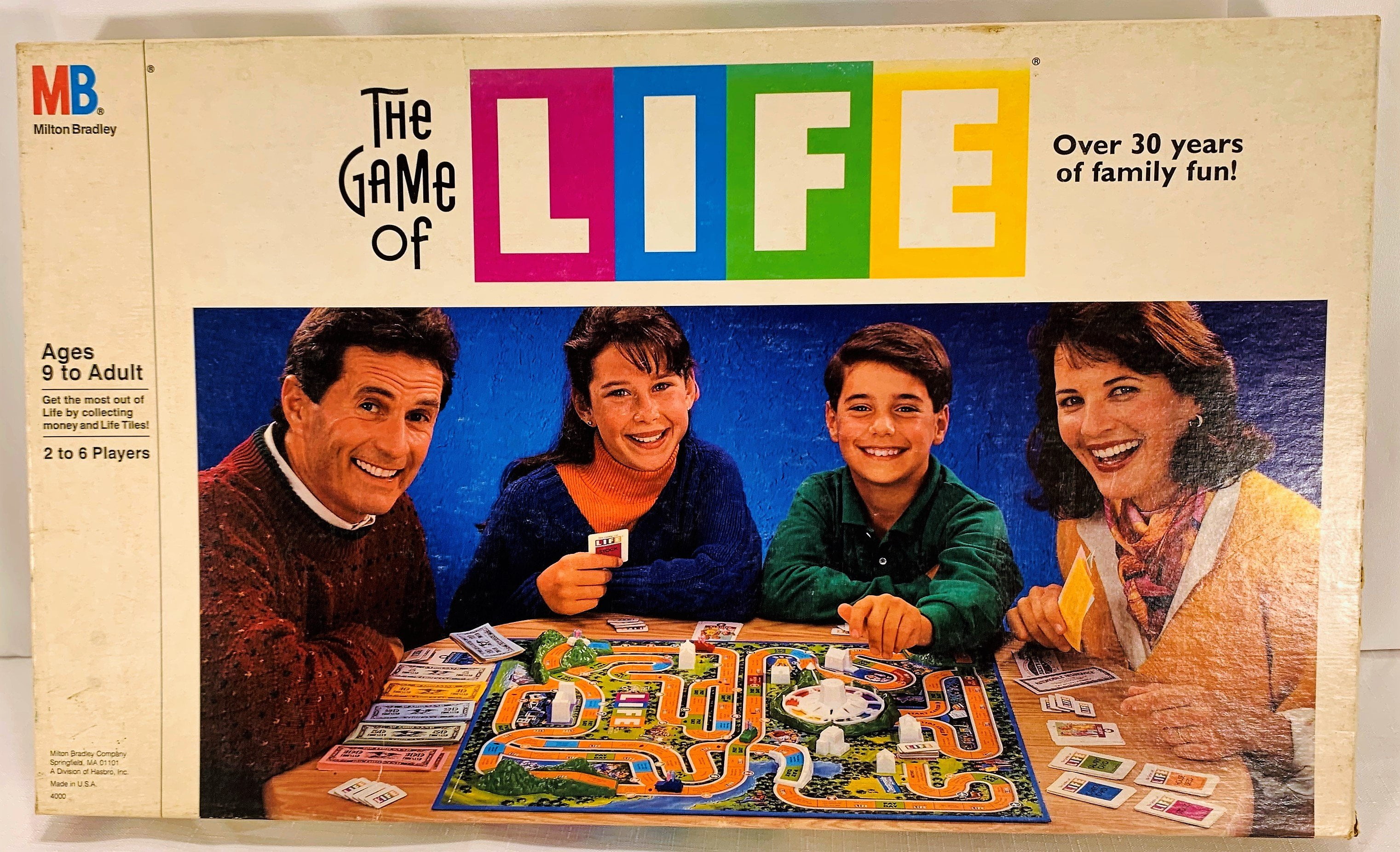 Hasbro Game of Life Family Fun Retro Board Game NEW 