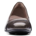 thumbnail image 2 of Zapato de Tacón Juliet Monte para Mujer Clarks en Cuero Peltre Talla 8 Ancho, 2 of 7