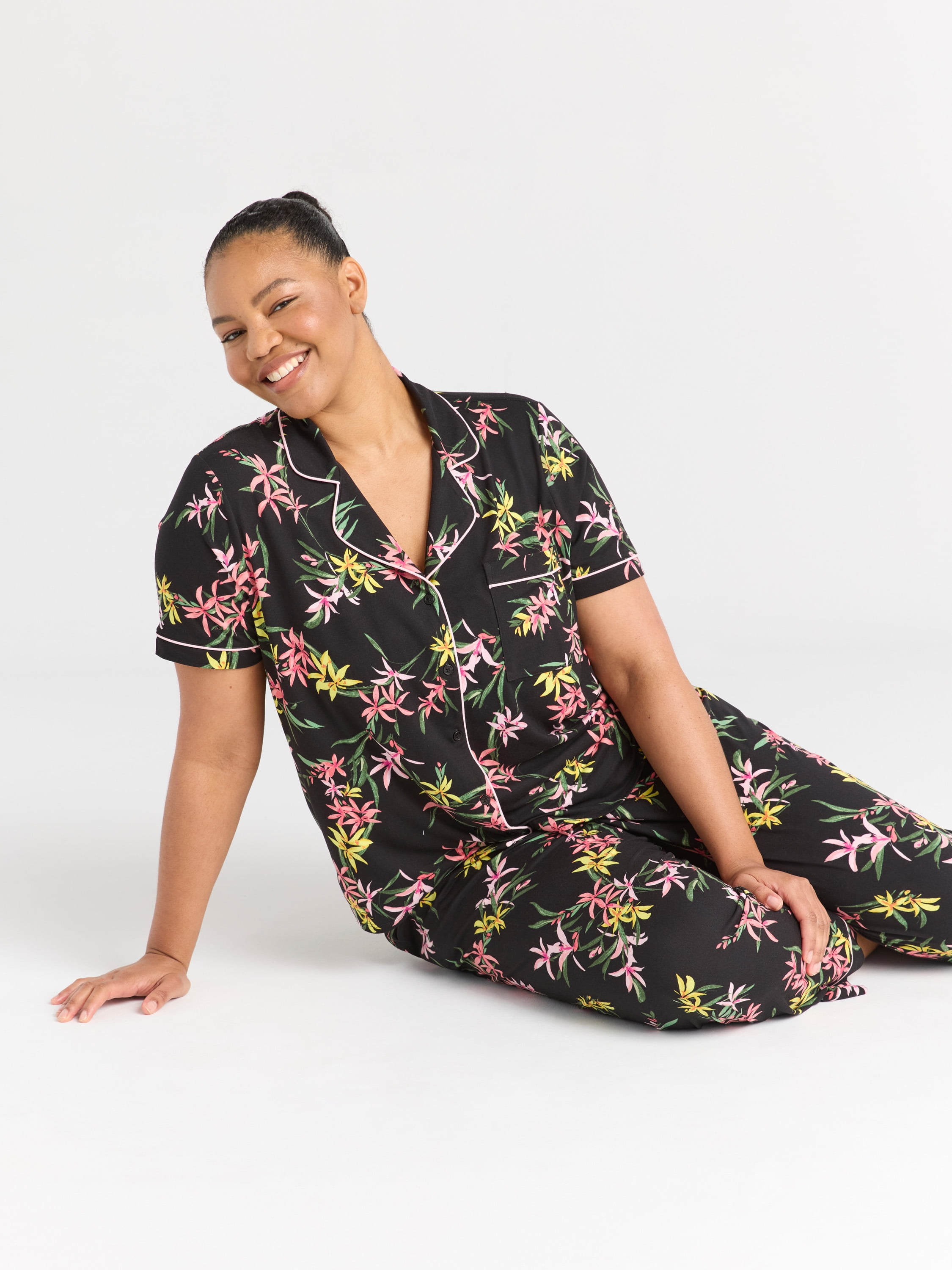 Joyspun Women's Dreamy Soft Collection Notch Collar Short Sleeve Knit Top & Capri Pajama Set, 2-Piece, Sizes XS-3X