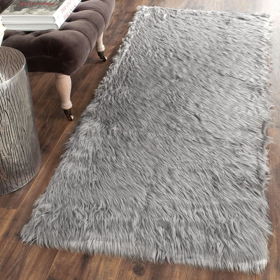 Safavieh Faux Sheep Skin Vesna Solid Runner Rug, Gray, 2'6" x 6'