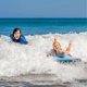 thumbnail image 4 of Tabla de surf inflable con asas, ligera y flotante, ideal para aprender a nadar, ideal para la playa, surf, natación, verano, diversión acuática, tanto para niños como para adultos., 4 of 8