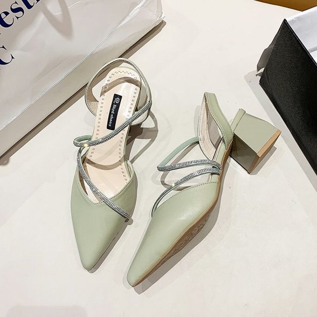 Sandalias de verano 2021, zapatos negros para mujer, tacones de tiras de boca poco profunda, nuevas sandalias de moda cerradas en punta Beige combinables con todo39 Gao Jinjia LED
