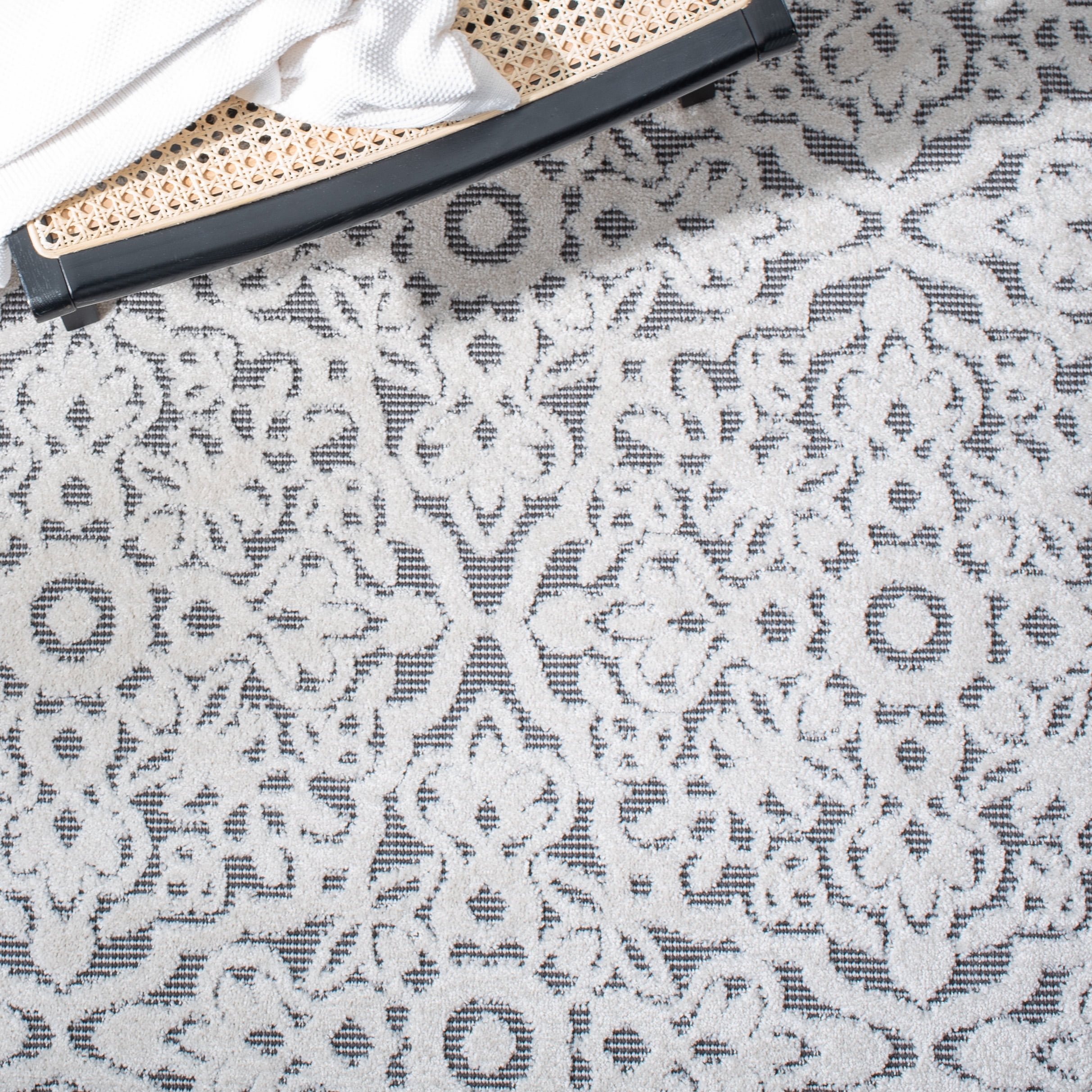 SAFAVIEH Cabana Henrika Ivory/Grey 2'2"X9' Runner Indoor/Outdoor Area Rug Ivory/Grey, 6'7" x 6'7" Square