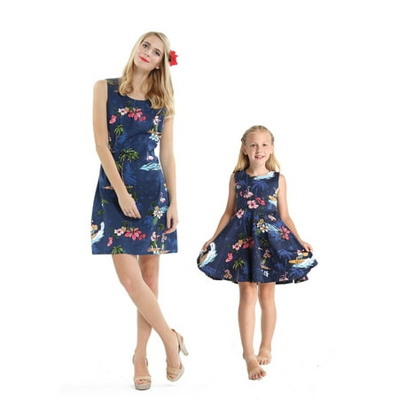 

Matching Hawaiian Luau Mother Daughter Dresses in Christmas Santa in Hawaii