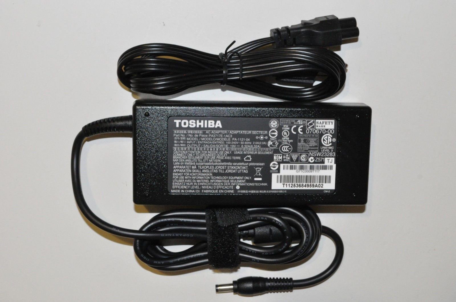 New Genuine Toshiba AC Adapter Charger PA112104 19V 6.32A 120W 5.5*2
