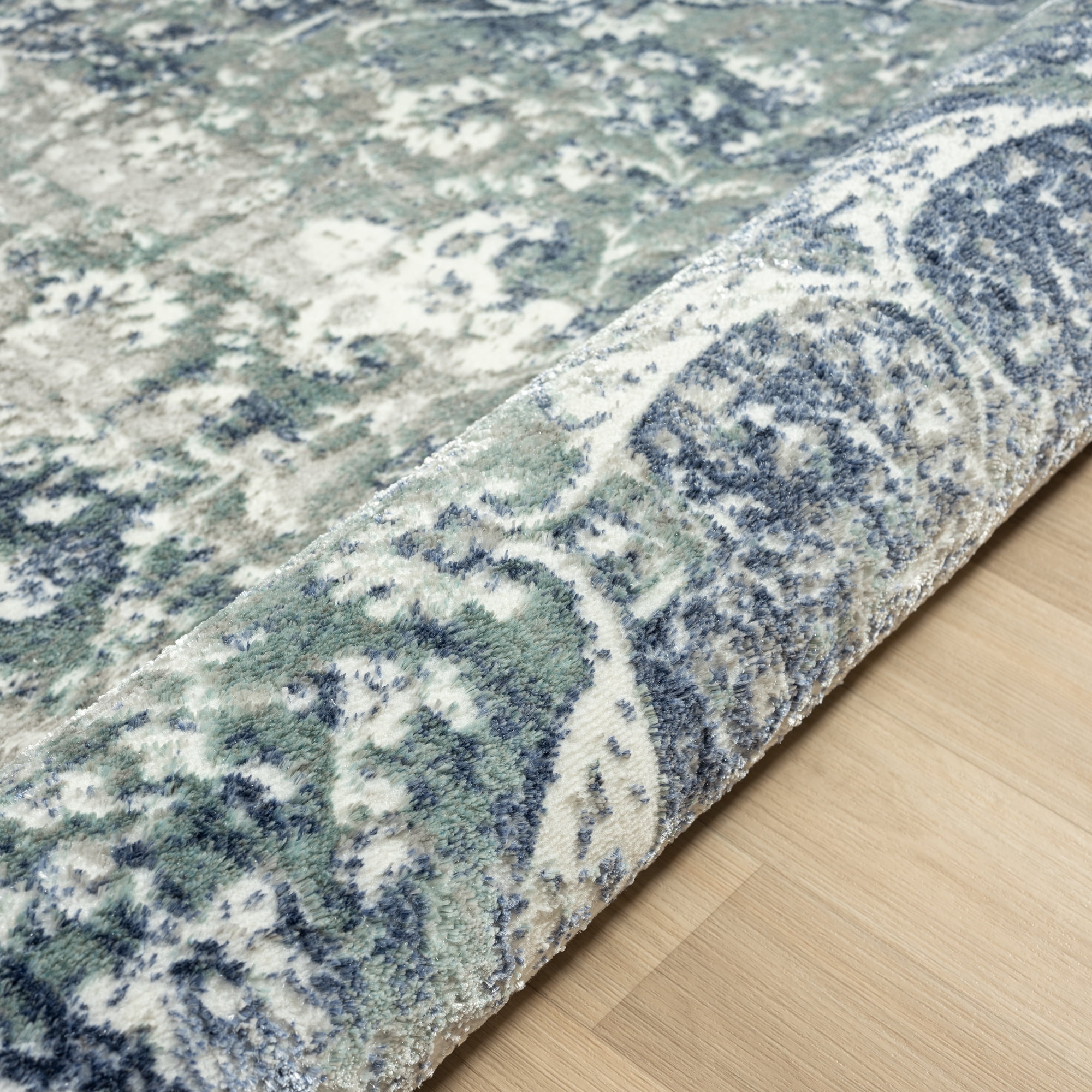 Harlow Hill Bethany 2'2" x 3' Blue Medallion Durable Indoor Area Rug