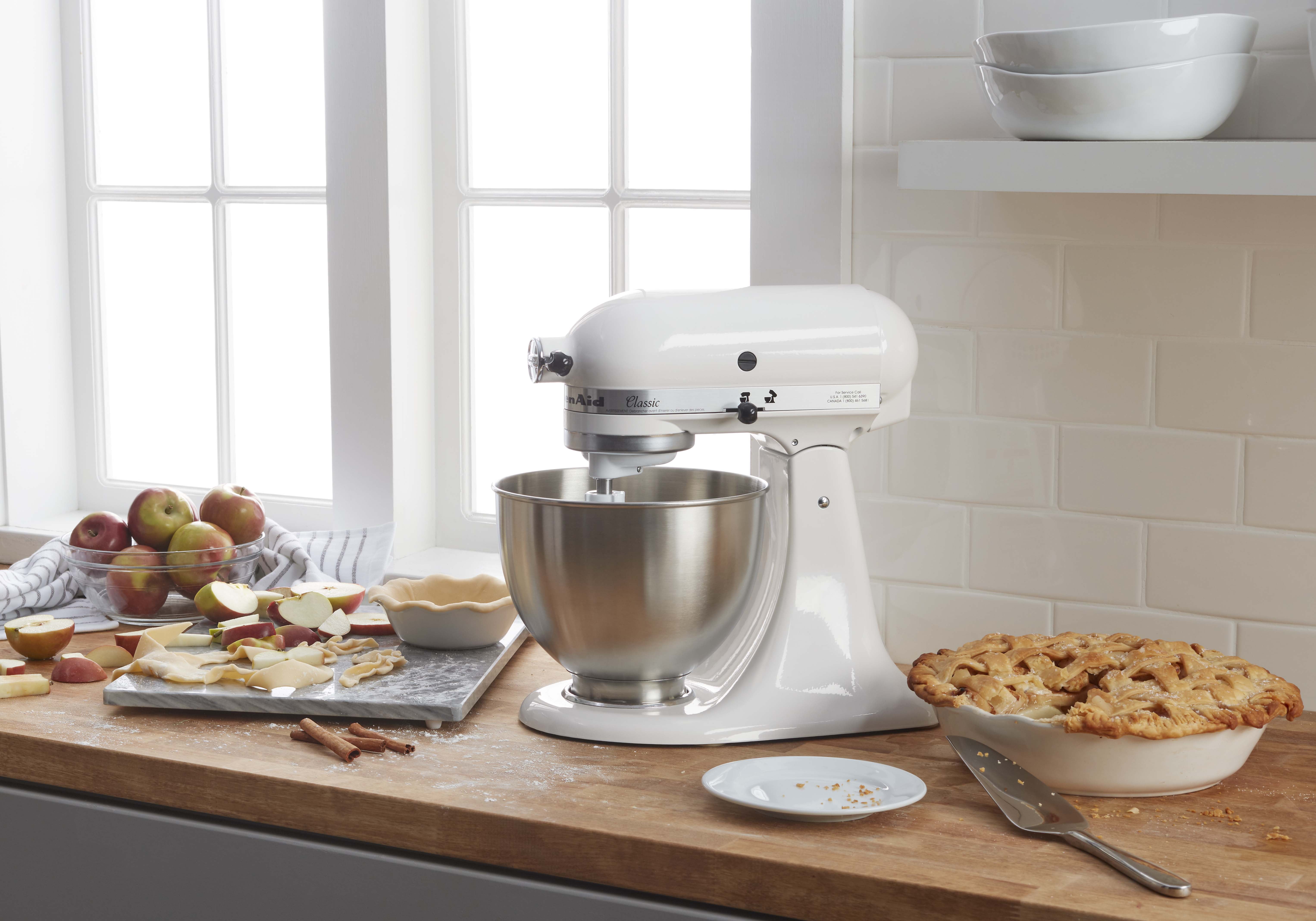 SALE‼️Kitchen Aid 4.5 Quart ホワイト 4.5-Qt Classic Stand Mixer (White) | KitchenAid | Everything