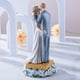 thumbnail image 2 of Estatua de pareja, adornos para tartas de boda, figuras de novia y novio, figuras de ángel, figuras de boda, regalos de aniversario de compromiso para parejas (pareja en la parte inferior del pastel), 2 of 5