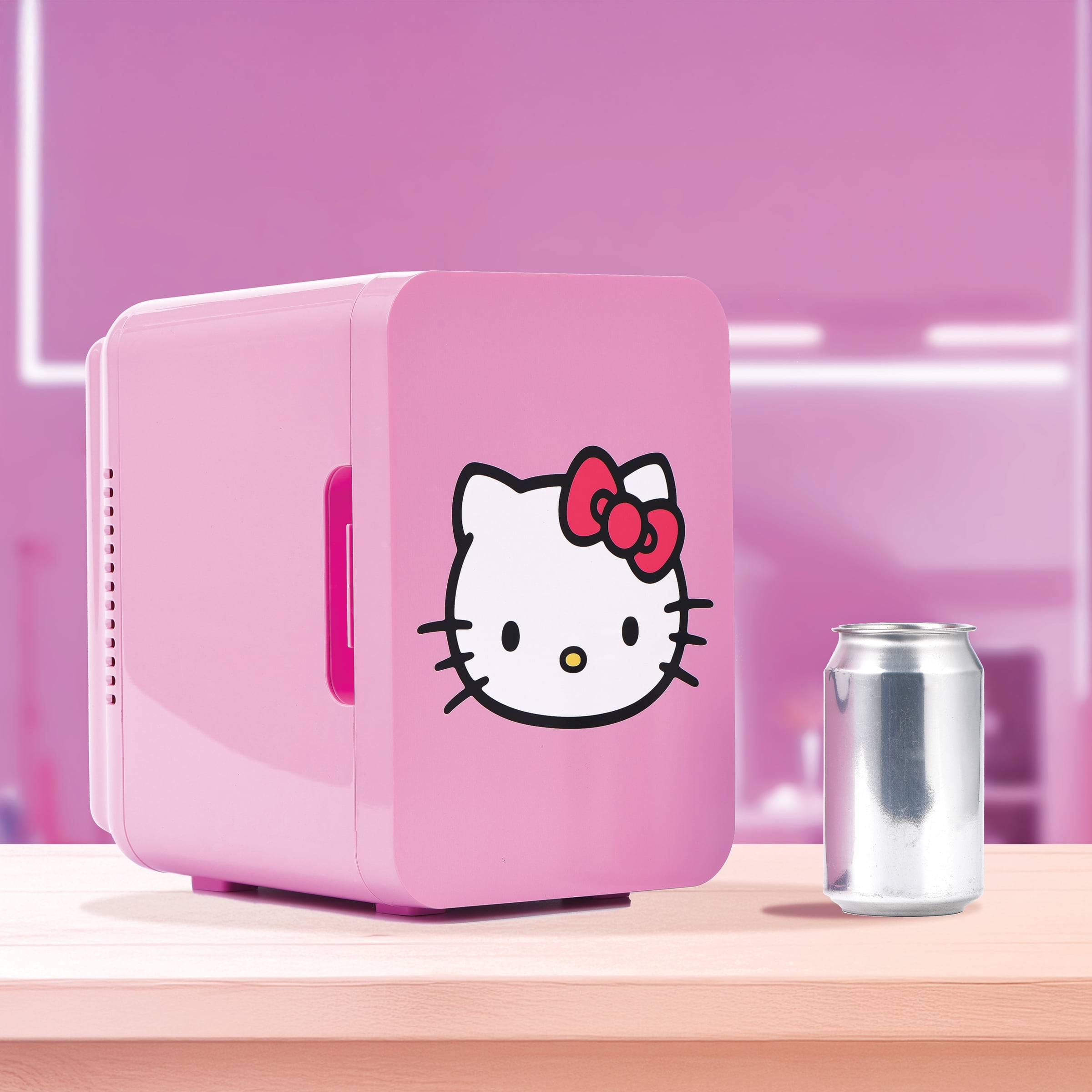 Hello Kitty - Brandclub - Hello Kitty Pink 6 Can AC Mini Fridge