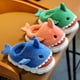 thumbnail image 4 of Pantuflas de algodón para niños y niñas, bonitas pantuflas de tiburón con dibujos animados, para otoño e invierno, para el hogar, para interiores, gruesas, 4 of 5