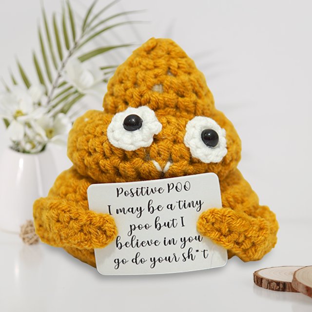 Linda decoración de muñeca de patata tejida con tarjeta positiva Muñeca de patata tejida