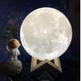 thumbnail image 1 of Lámpara de luna Luz de luna Luz de noche de luna Lámpara de luna personalizada para dormitorio Lámpara de luna impresa en 3D Regalo de cumpleaños para ella 15 cm 3 colores, 1 of 5