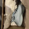 thumbnail image 2 of ?? Ad-id-as YEEZY BOOST 350 V2 "SALT / JADE ASH" MENS SZ 9 (HQ2060) ??, 2 of 3