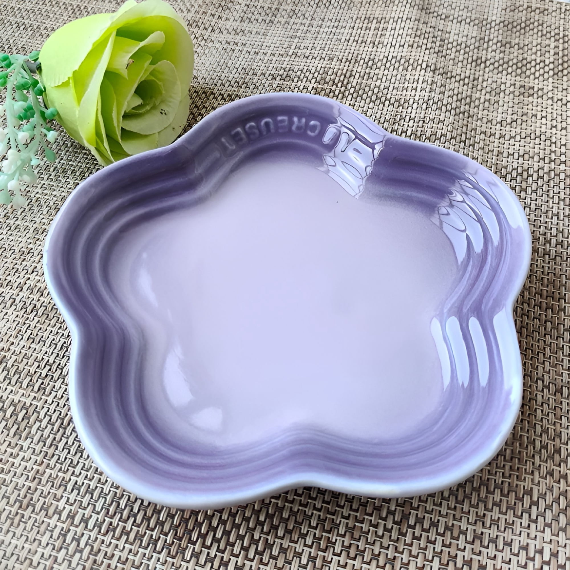 ACDANC Ceramic Extra Wide Raised Cat Food Bowl, 5.5'' Whisker Stress-Free Elevated Pet Feeder, Anti-Vomiting Kitty Dish for Snacks, Fruits, and Desserts