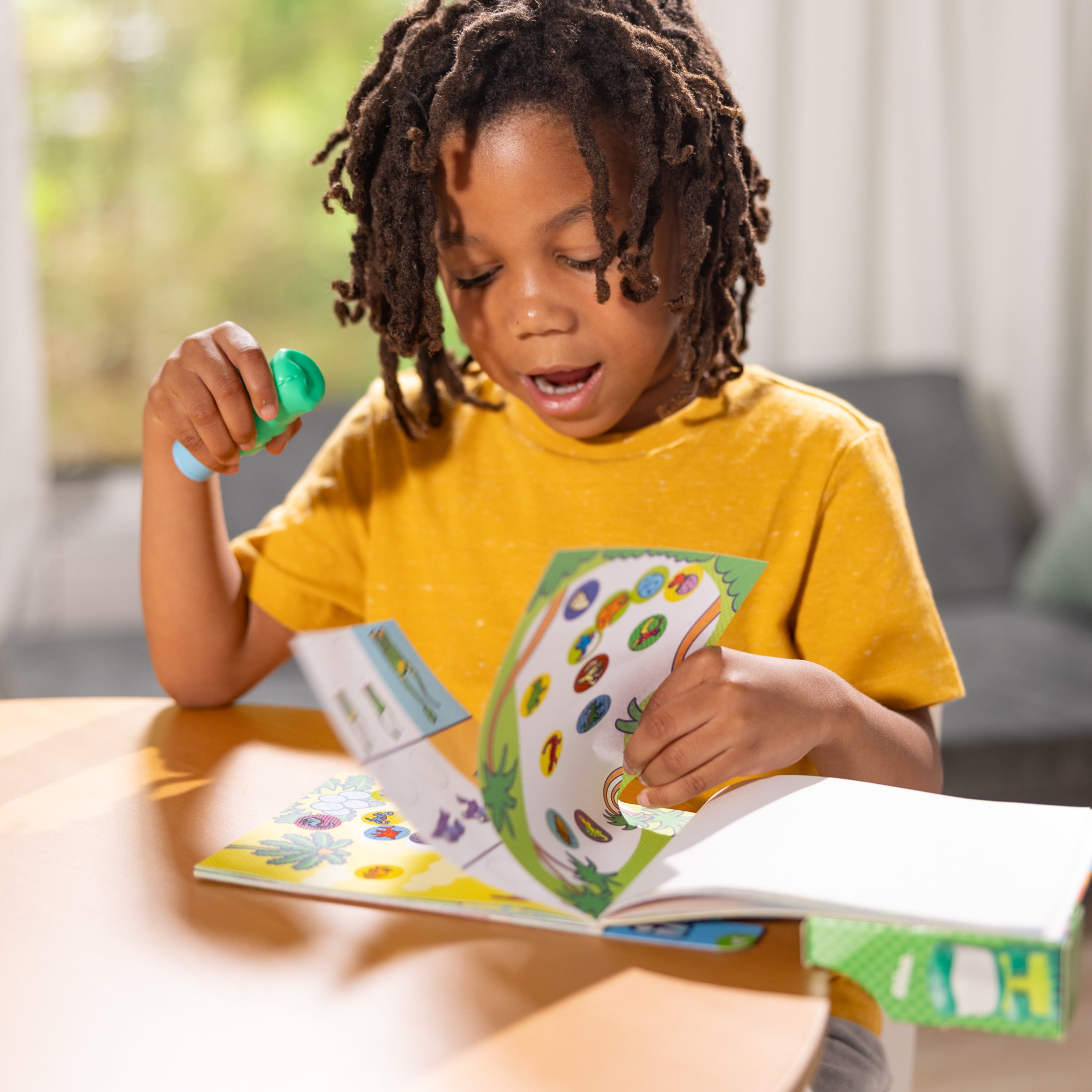 Melissa & Doug Sticker WOW!™ Dinosaur Bundle: Sticker Stamper, 24-Page Activity Pad, 600 Total Stickers, Arts and Crafts Fidget Toy Collectible Character