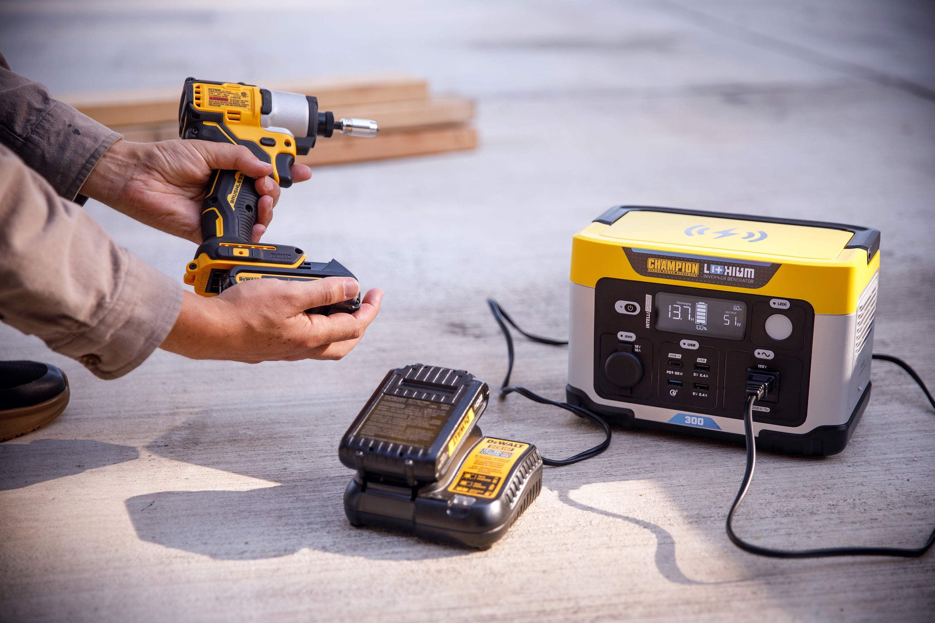 Champion Power Equipment 285-Wh Portable Lithium-Ion Solar Generator Power Station