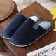 thumbnail image 5 of Pantuflas Con Punta Cerrada Cálidas Felpa para El Cómodas Hombres Y Mujeres, 5 of 9