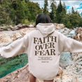 thumbnail image 1 of Faith Over Fear Sweat à Capuche Chrétien Sweat à Capuche Jésus Tendance, 1 of 8