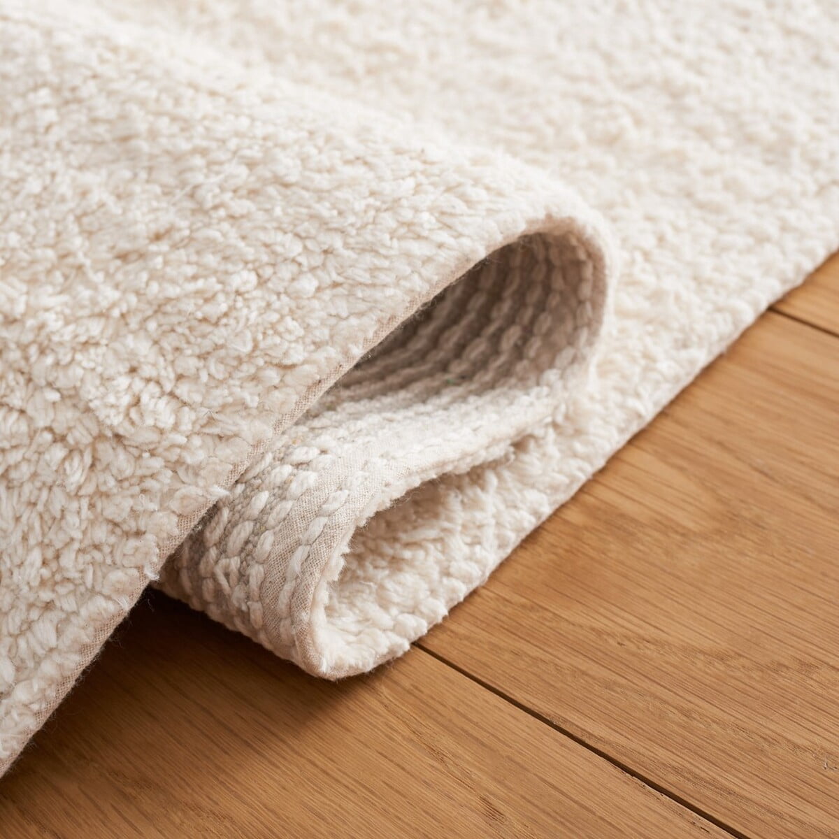 SAFAVIEH Easy Care Myrtle Cross Runner Rug, 2'3" x 9', Ivory/Black