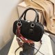 thumbnail image 3 of Bolsos de nicho franceses para mujer, nuevo estilo 2025, bolso bandolera retro esmerilado versátil, bolso de hombro Boston, 3 of 5