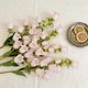 thumbnail image 4 of Guirnalda artificial de lirio del valle colgante – flores falsas de Convallaria majalis para decoraciones de techo de boda, decoración de primavera y verano, arreglos florales, 4 of 6