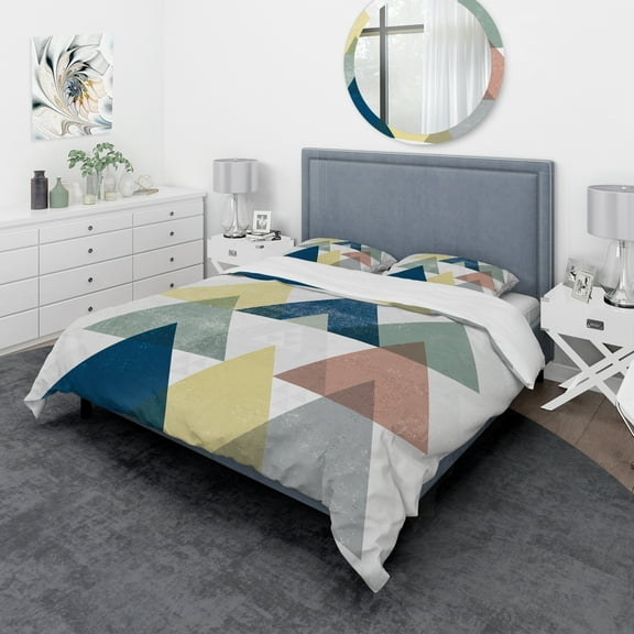 Designart 'Geometrical Composition Triangles II' Geometric Duvet Cover Set