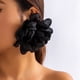 thumbnail image 3 of Pendientes de flores grandes de tela exagerada con sentido del diseño de joyas de Europa y Estados Unidos, pendientes de flores de simulación de nicho, 3 of 5