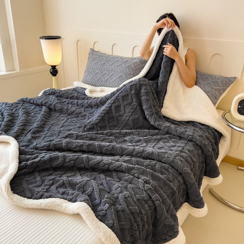 ROSEKIND Luxury Diamond Jacquard Sherpa Throw Blanket, Ultra Soft Reversible Fleece Bed Blanket for Couch & Sofa, Warm & Decorative, 30"x40", Silver Cloud