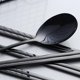 thumbnail image 4 of Nuevos productos en 2023, 4 juegos de palillos coreanos, cucharas coreanas, palillos chinos negros de acero inoxidable, cuchara de servicio para 4 personas, 4 of 5