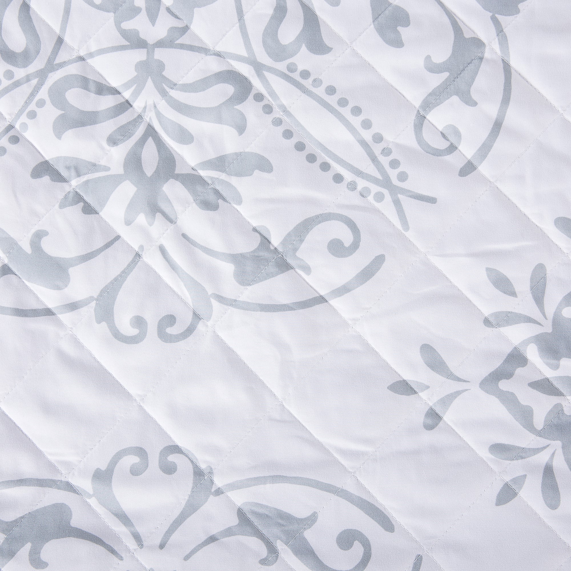 mainstays-classic-leaf-damask-patterned-quilt-walmart