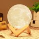 thumbnail image 1 of Lámpara de luna, 16 colores, impresión 3D, luz LED de noche, luz de luna con soporte y control remoto, regulable y ajuste de tiempo, recargable por USB para regalo de cumpleaños de los amantes de los niños (4,8 pulgadas), 1 of 6