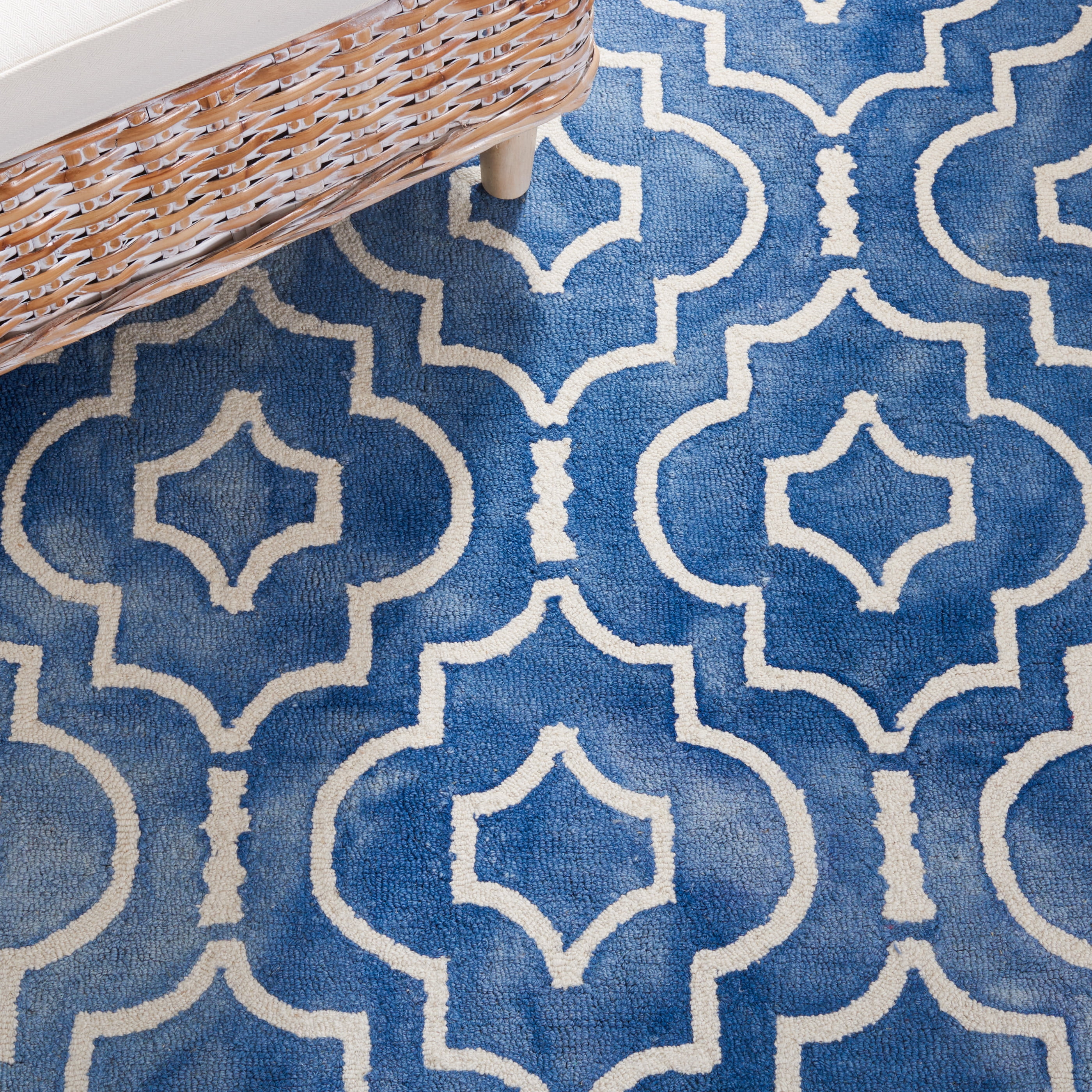 Safavieh Dip Dye Lairos Distressed Wool Area Rug, Blue/Ivory, 6' x 9'