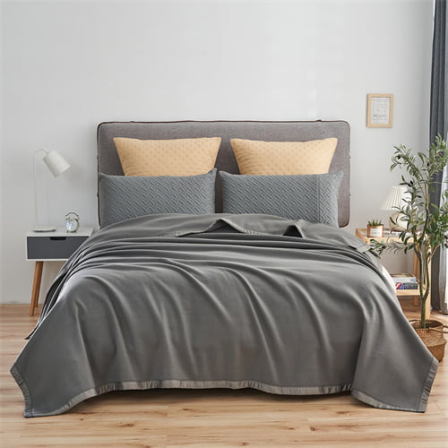 THRESHOLD Microplush Bed BlanketKingEspresso 
