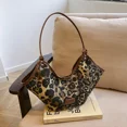 thumbnail image 4 of Bolso de mano con estampado de leopardo vintage de otoño para mujer, nueva tendencia de moda, bolso de hombro de gran capacidad para ir al trabajo, paquete de mano, 4 of 5