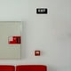 thumbnail image 3 of 4 Piezas Señal de Salida de Emergencia en Braille de 6 X 3 Pulgadas, de Plástico, con Tiras Adhesivas, 3 of 5