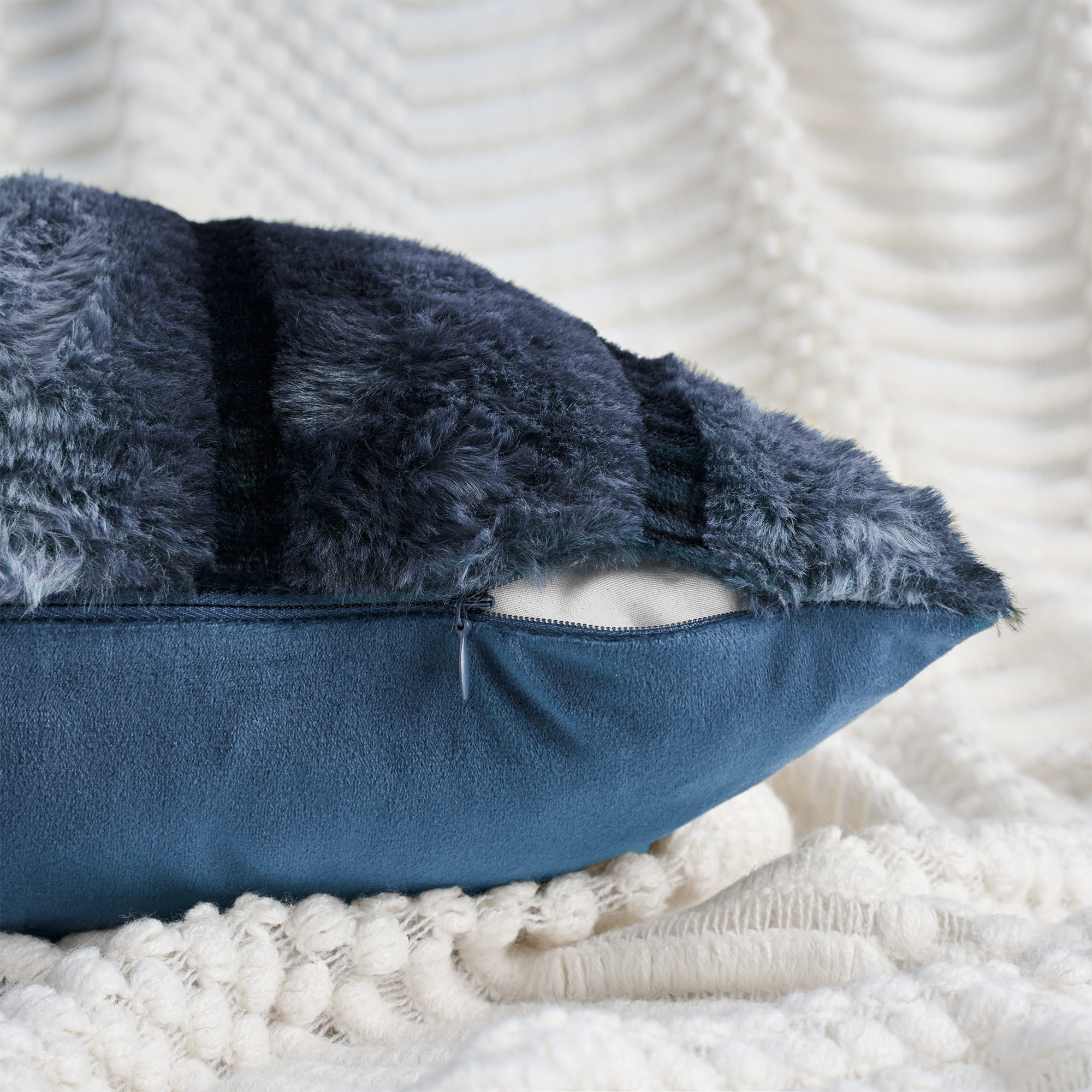 Unique Bargains Pack of 2 Plush Striped Pillow Covers 18" x 18" Dark Blue
