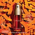 thumbnail image 3 of Serum doble antienvejecimiento Serum Clarins con 21 ingredientes vegetales, 3 of 6