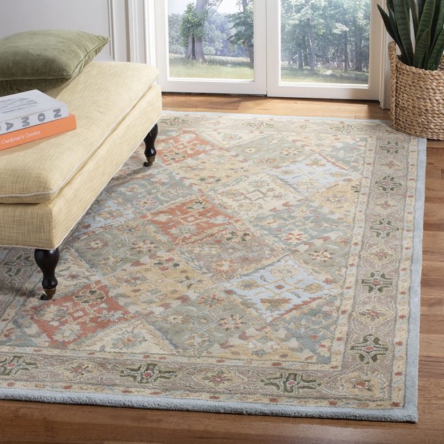 SAFAVIEH Heritage Collection 6' x 9' Light Blue / Light Brown HG316C Handmade Traditional Oriental Premium Wool Area Rug